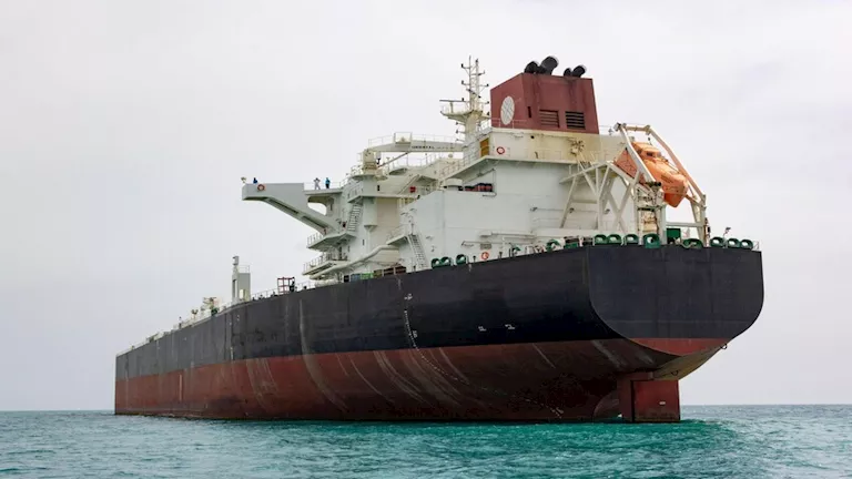 أنباء عن اختطاف ناقلة نفط تابعة لـ أسطول الظل الإيراني