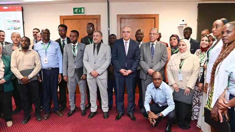 وزير الري يكرم ٢٤ من المتدربين الأفارقة من دول حوض نهر النيل