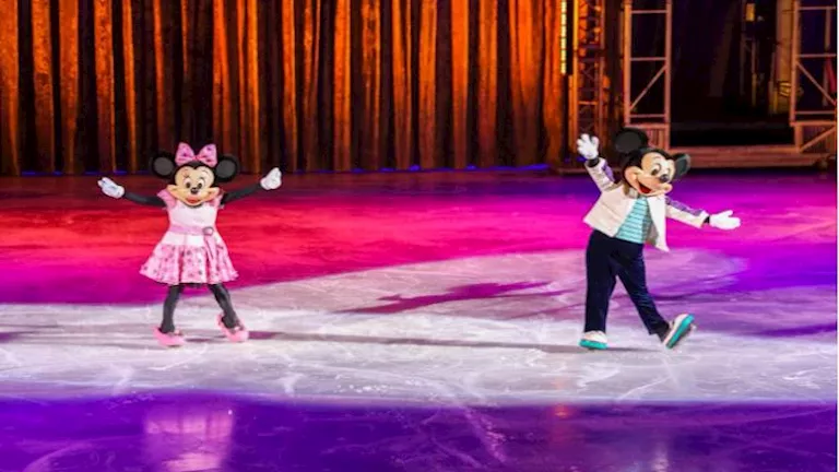 بالصور| افتتاح عروض “ديزني أون آيس” وسط حضور جماهيري كبير