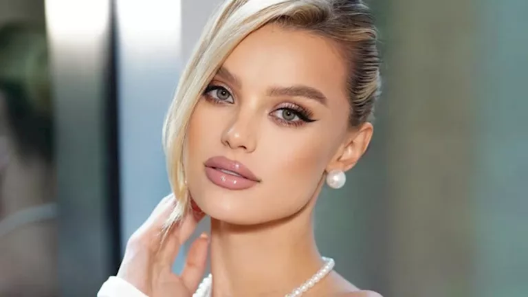 جمالها ساحر.. كريستينا بيشكوفا تتألق في مسابقة ملكة جمال العالم