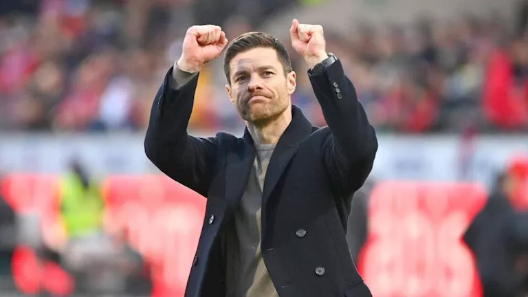 باير ليفركوزن يدخل في مفاوضات للتعاقد مع خليفة ألونسو