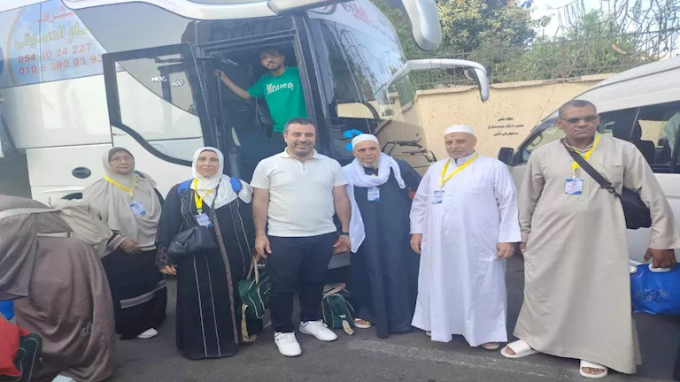 يارايحين للنبي الغالي.. فرحة الحجاج بالشرقية أثناء ذهابهم لأداء فريضة