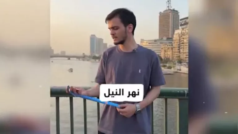 بسبب دعمه فلسطين.. بطل تركي يلقي ميداليته الذهبية في نهر النيل