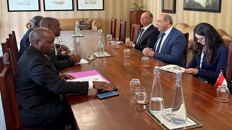 تفاصيل لقاء وزير الطيران وزيرَ النقل والبنية التحتية الزيمبابوي
