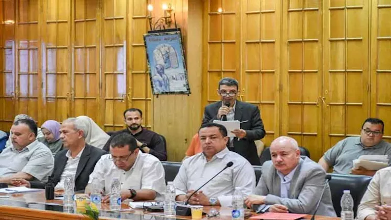 محافظ الشرقية يوافق على دعم المستشفيات وتنظيم المزارع السمكية