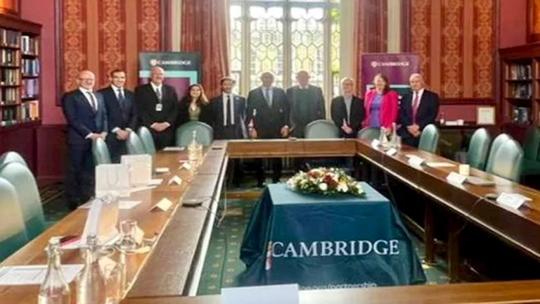 تعاون بين التعليم وجامعة كامبريدج لتطوير تدريس “الإنجليزية” في مصر