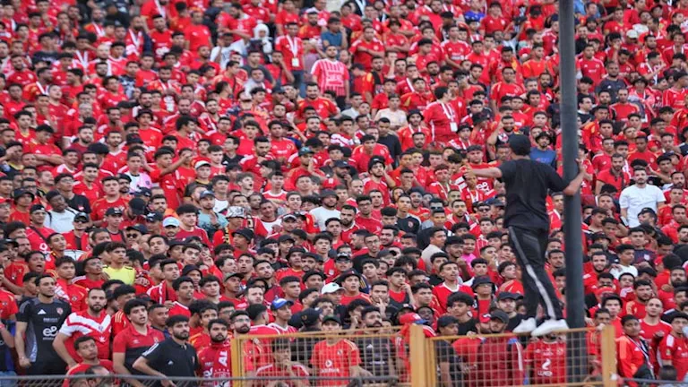 طلب خاص لإمام عاشور من أحد الأطفال في مباراة فاركو