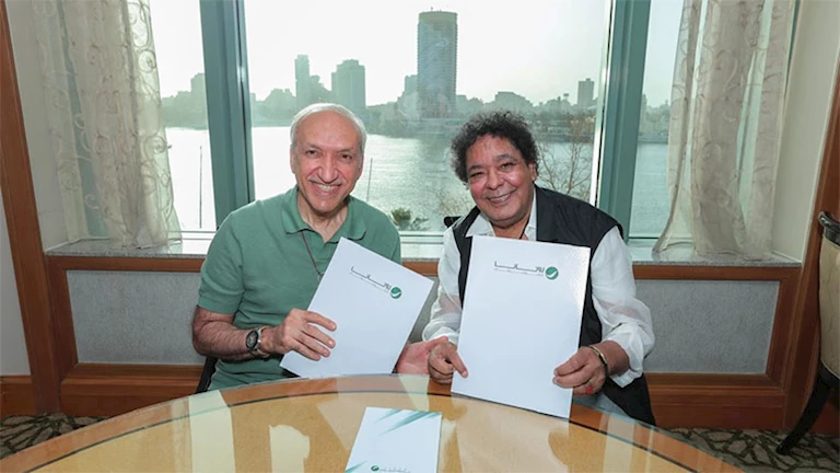 تفاصيل تعاقد الكينج محمد منير مع روتانا لتقديم أعمال تليق بتاريخه