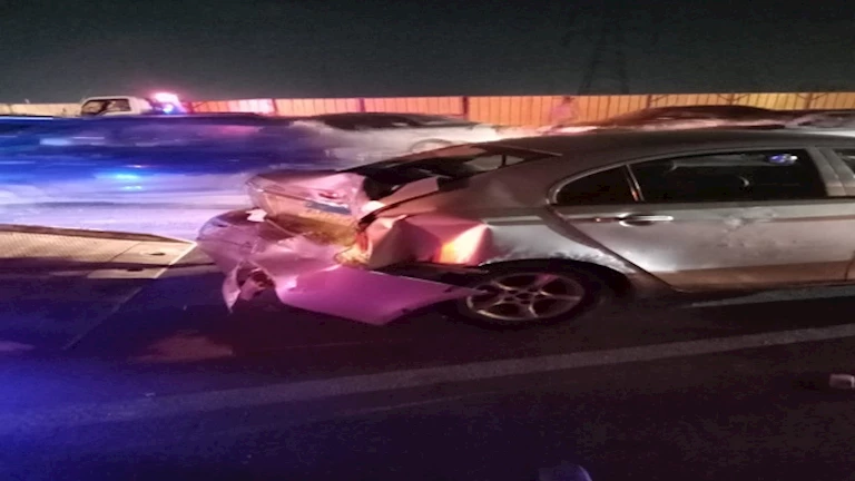 شلل مروري أعلى المحور بسبب حادث تصادم جماعي