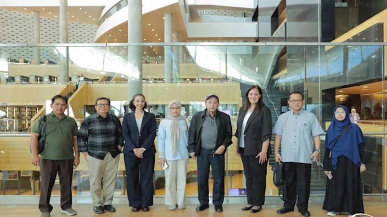 مكتبة الإسكندرية تستقبل وزير مالية إندونيسيا الأسبق (صور)