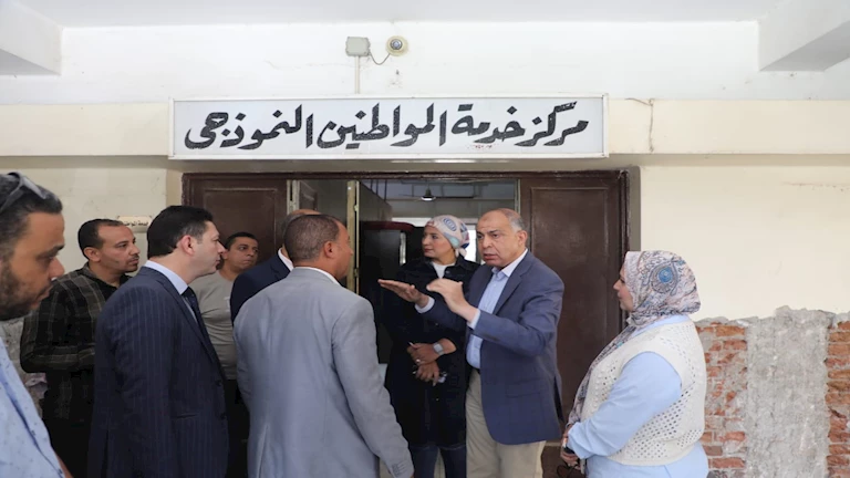 دعمًا للتحول الرقمي.. محافظ المنيا يتفقد أعمال تطوير المركز التكنولوجي والوحدة المحلية