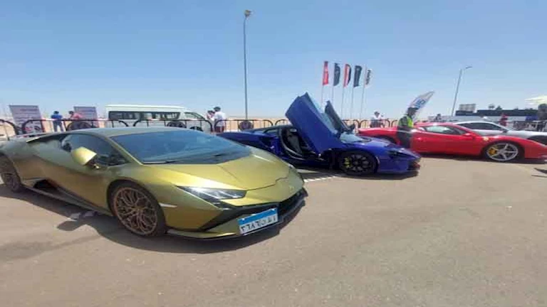 50 سيارة خارقة في “تسارع الأساطير”.. انطلاق سباق السيارات فائقة السرعة بشرم الشيخ