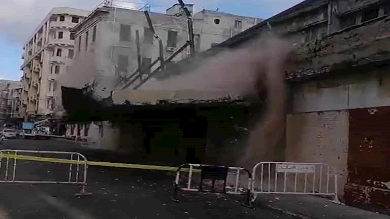 إزالة أجزاء من سينما “ريكس” في الإسكندرية.. والمحافظة: آيلة للسقوط – صور