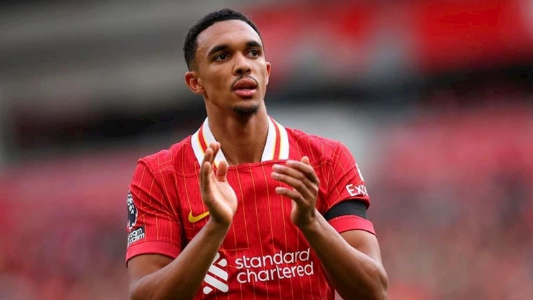 حديث غير متوقع بين مالك ليفربول وأرنولد