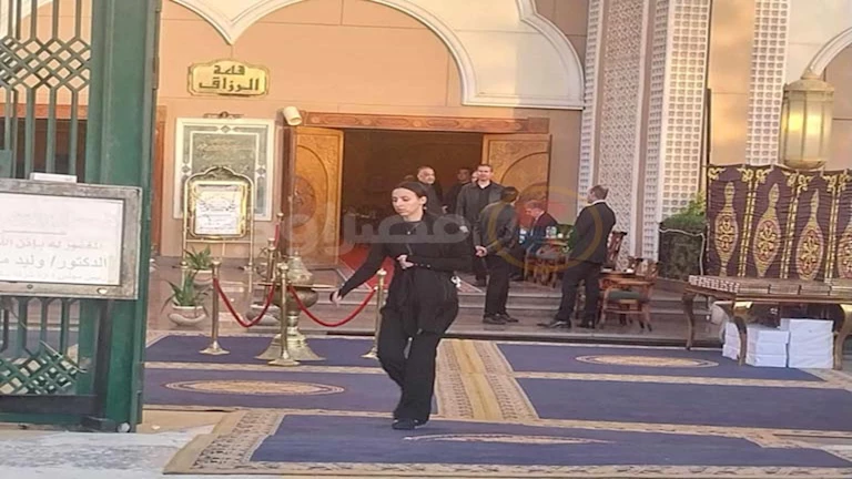 بحضور إلهام شاهين.. نجوم الفن يساندون كارول سماحة في عزاء زوجها وليد مصطفى