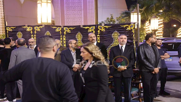 ليلى علوي تقدم واجب العزاء في المنتج الراحل وليد مصطفى