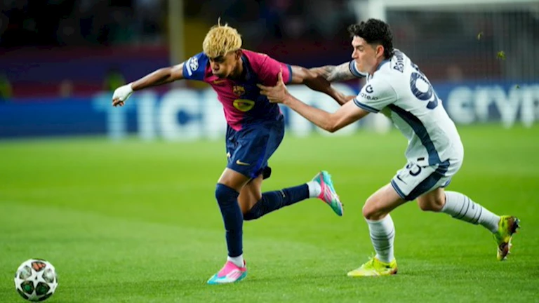 نجم إنتر ميلان يتغنى بلامين يامال قبل مباراة الإياب