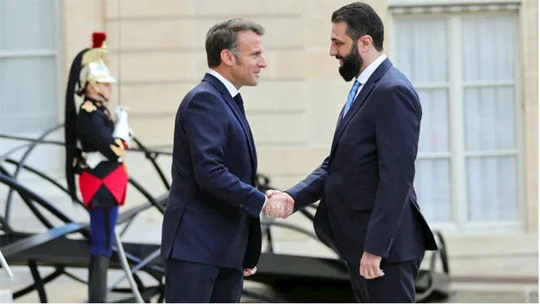 الرئيس السوري يوجه رسالة شكر لـ ماكرون.. ماذا قال له؟