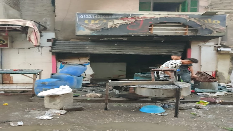 السيطرة على حريق بمحل دواجن في القليوبية – صور