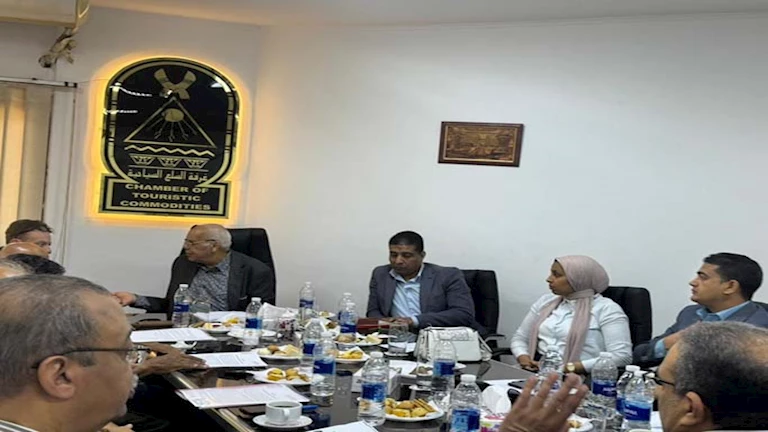 غرفة السلع السياحية تطالب بمنع المحال غير المرخصة داخل الفنادق