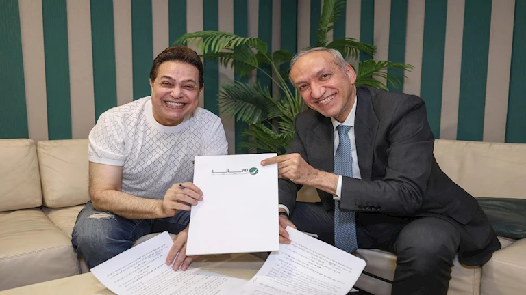 تتوالى المفاجآت.. تفاصيل جديدة حول تعاقد حكيم مع روتانا- صور