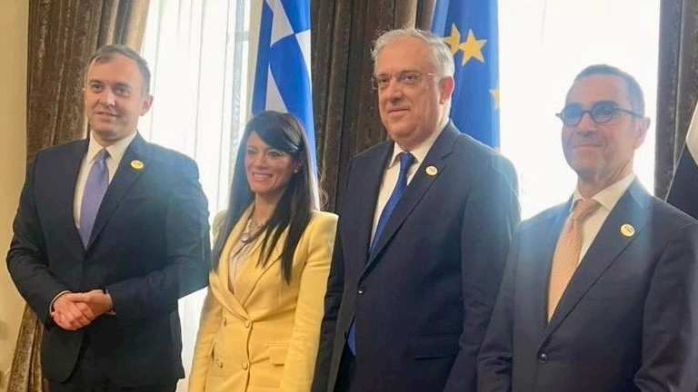 وزيرة التخطيط والتعاون تعقد جلسة مباحثات مع وزير التنمية اليوناني لتعزيز العلاقات الاقتصادية