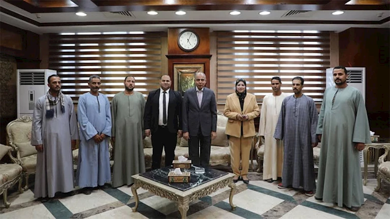 محافظ المنيا يدعم مبادرة “نقل آمنة” بـ 10 ميكروباصات جديدة لقرى ديرمواس