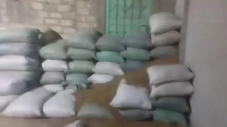 ضبط مصنع توابل مغشوشة في بني سويف -صور