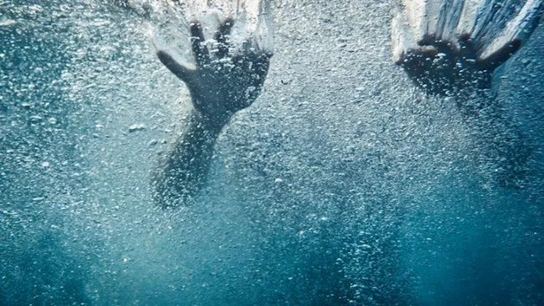 غرق صبي في حمام سباحة داخل قاعة أفراح بقنا