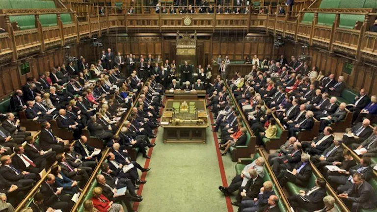 96 نائبًا بريطانيًا يطالبون الحكومة بفرض عقوبات على إسرائيل