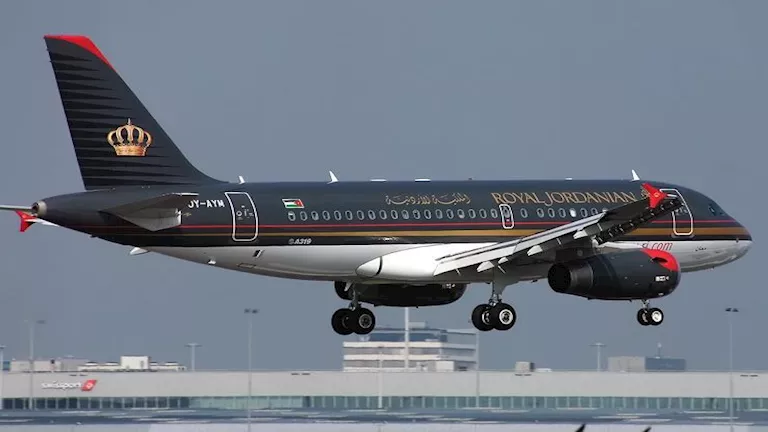 الأردن يفتح مجاله الجوي بعد إغلاقه وسط هجمات بين إسرائيل