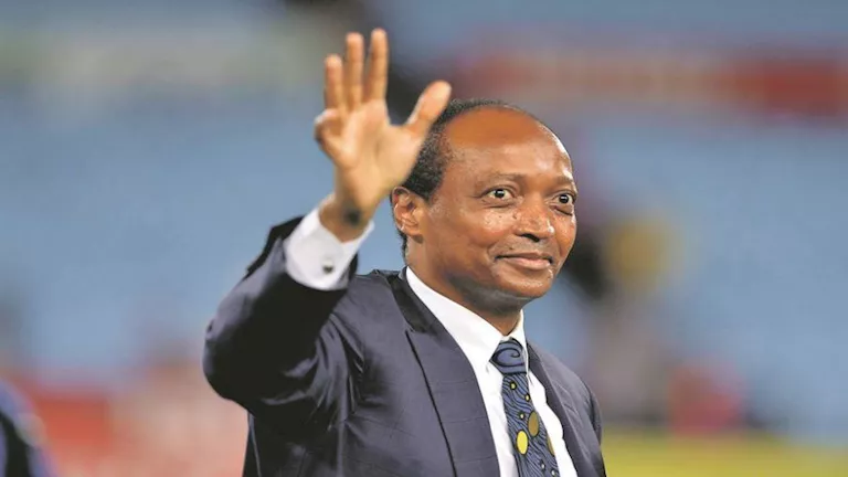 موتسيبي رئيس “كاف” يصل القاهرة.. ما القصة؟