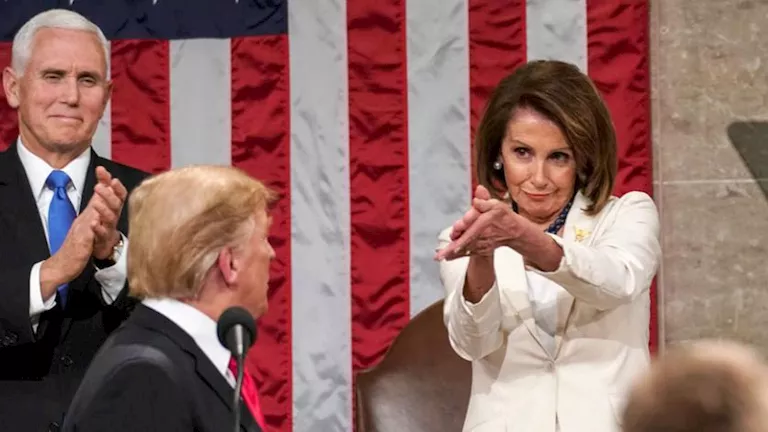 بيلوسي: ترامب تجاهل الدستور وعرّض الأرواح الأمريكية للخطر
