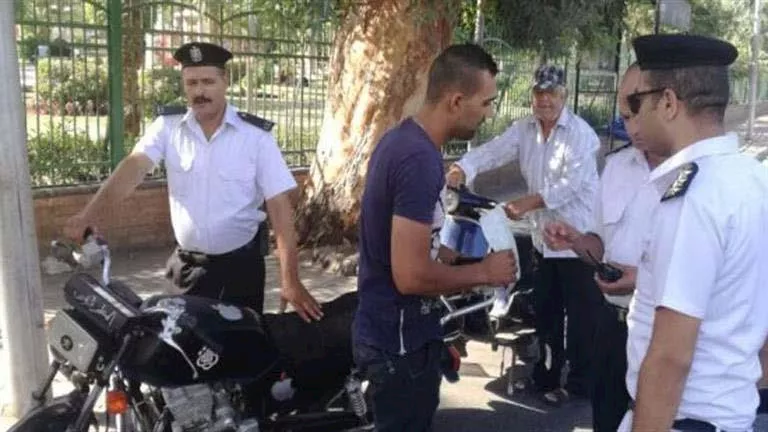 الداخلية: ضبط 470 دراجة نارية لعدم ارتداء الخوذة