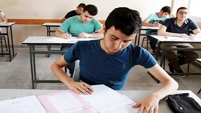 بدء امتحان اللغة العربية لطلاب الثانوية العامة 2025