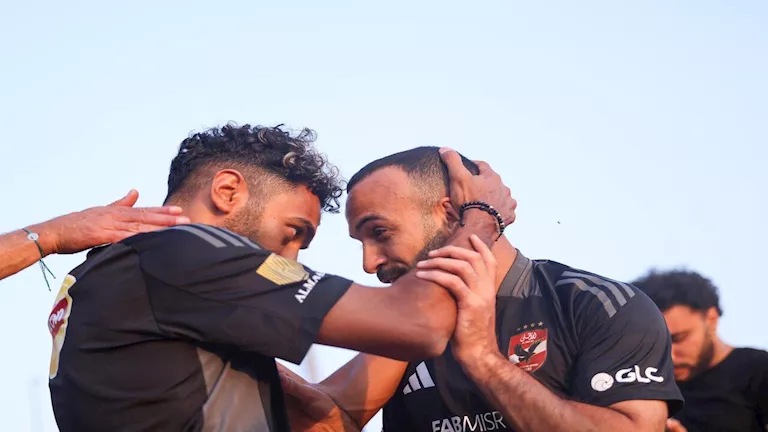 رد حاسم من الأهلي على رحيل أفشة وحسين الشحات (خاص)