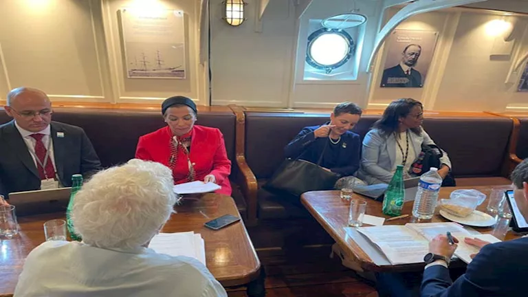 وزيرة البيئة تشارك في اجتماع تشاوري حول معاهدة التلوث البلاستيكي