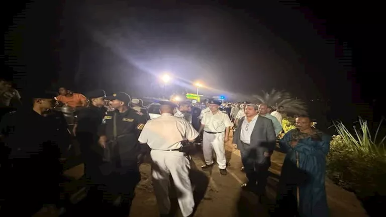 توجيهات عاجلة من محافظ أسيوط بشأن حادث سقوط تروسيكل بنهر النيل- صور