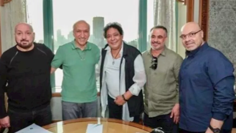 “ملامحنا” لمحمد منير تتصدر التريند بعد طرحها على “يوتيوب” (فيديو)