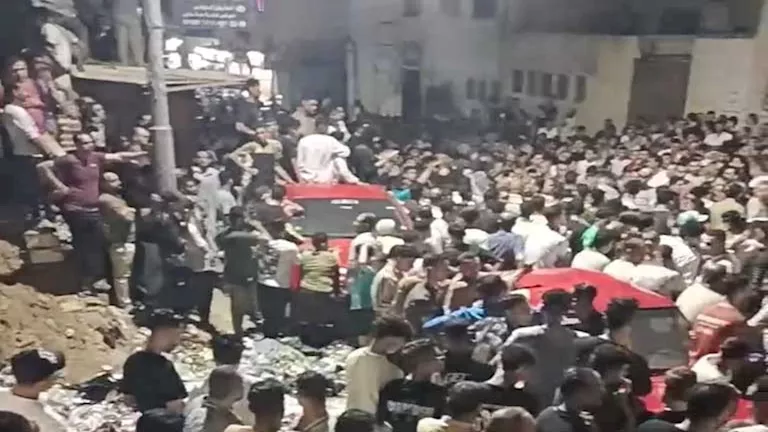 بالصور.. الآلاف يشيّعون تاجر ذهب قُتل باعتداء مسلح في البحيرة