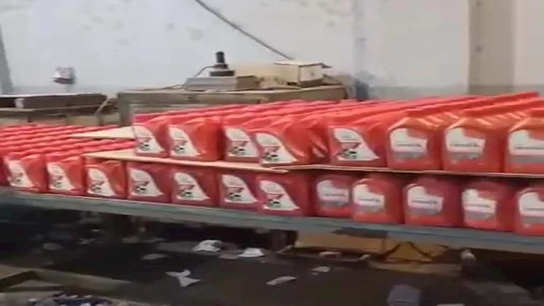 للمرة الثالثة.. ضبط مصنع يعيد تدوير زيوت المحركات المستعملة ببني سويف