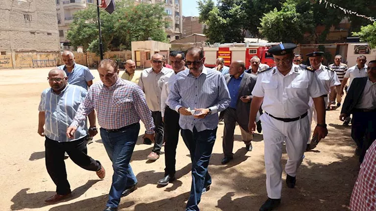 محافظ سوهاج يتفقد تجهيزات لجان امتحانات الثانوية العامة