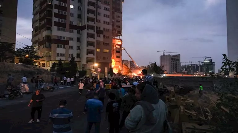 مسؤول إسرائيلي: إيران هاجمتنا بـ400 صاروخ و1000 مسيّرة منذ بدء الحرب