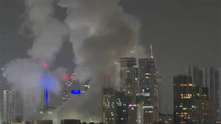 إعلام عبري: رصد إطلاق أكثر من 100 صاروخ من إيران