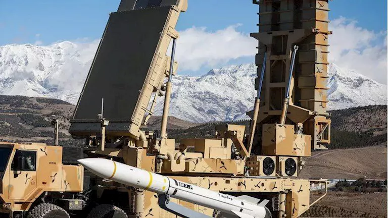 الدفاعات الجوية الإيرانية تُسقط مقاتلتين إسرائيليتين وتأسر طياراً