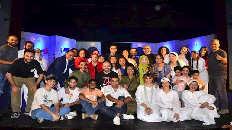 بالصور..وزير الثقافة يشهد عرض “سجن النسا” ختام عروضه بمسرح السلام