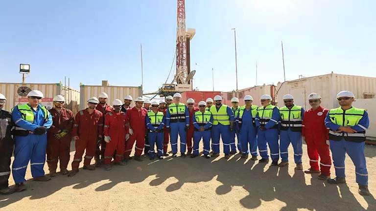 بدوي” يتفقد سير العمليات الإنتاجية والحفر في مناطق امتياز “بتروشهد