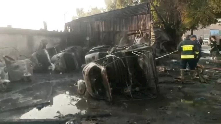 النيران تلتهم 55 مركبة.. حريق هائل بجراج توك توك ودراجات نارية في طنطا