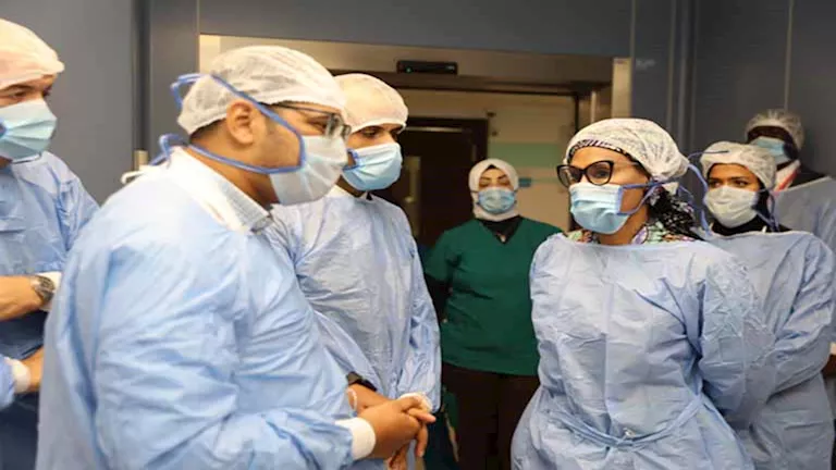 السيدة الأولى لدولة جامبيا تزور مستشفى الأورام بالأقصر