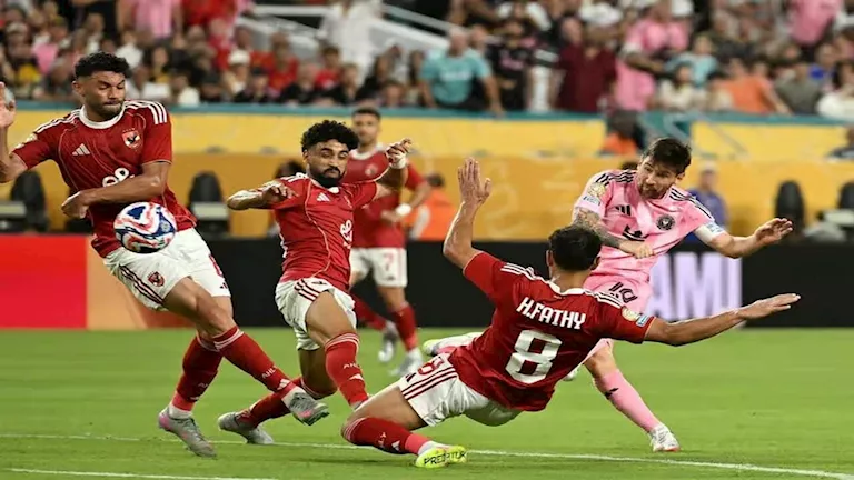 “فريق عاجز”.. ماذا قالت الصحف العالمية عن تعادل الأهلي وإنتر ميامي؟